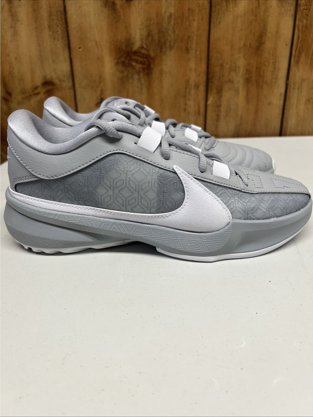 Nike Men’s Zoom Freak 5 TB Wolf Grey Unisex Men’s Size 6.5/ Women’s 8/DZ2946-002